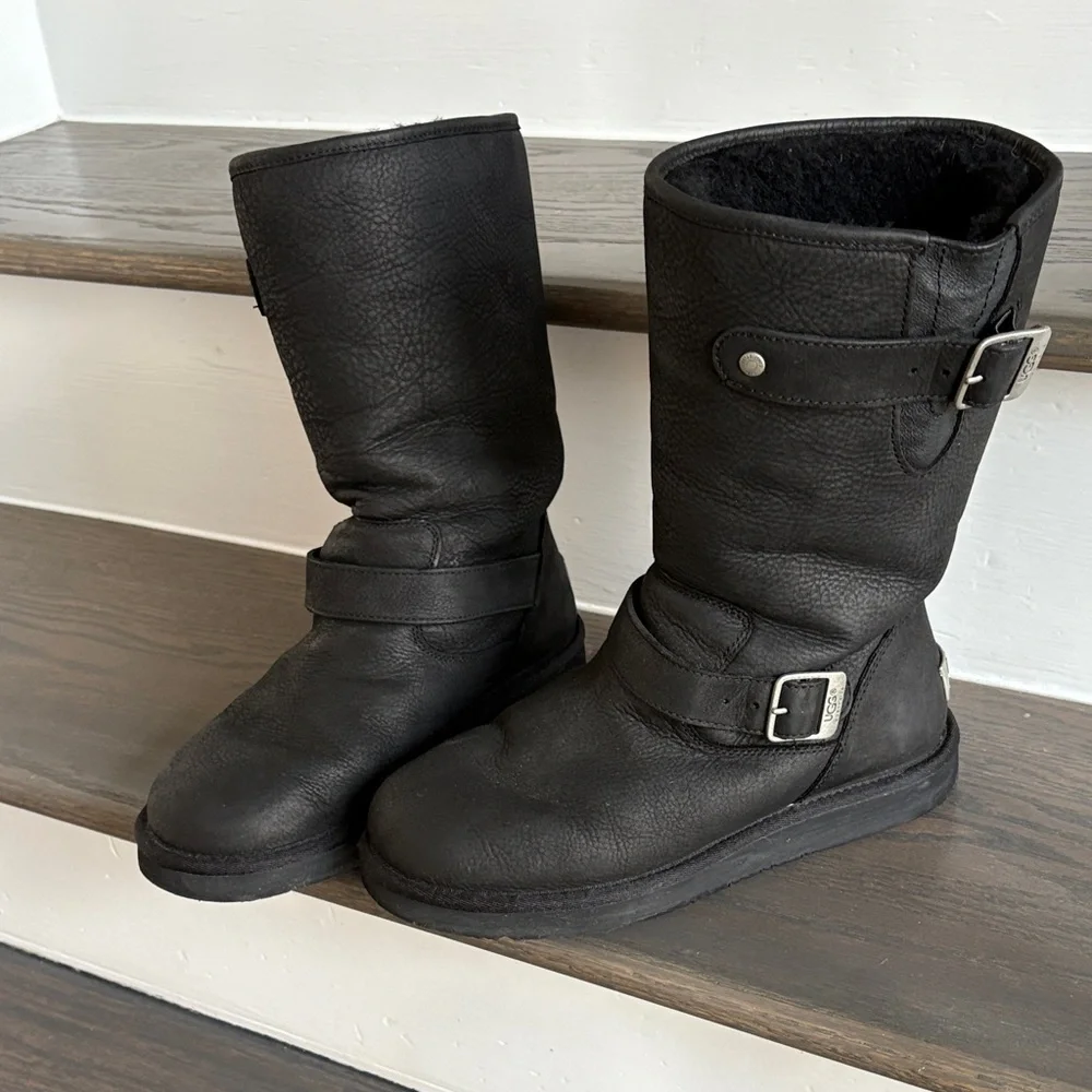 UGG 🖤 moto